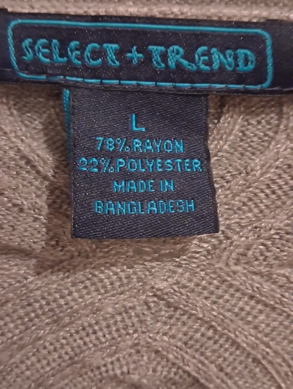 Open-Front Cardigan with Cable-Panel - Picture 3 of 3